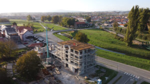 Fotografija gradnje višestambene zgrade u Požegi. Stan za prodaju u Požegi.