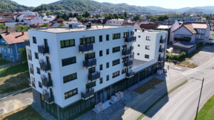 Zgrada sa stanovima i poslovnim prostorom na prodaju u Požegi
